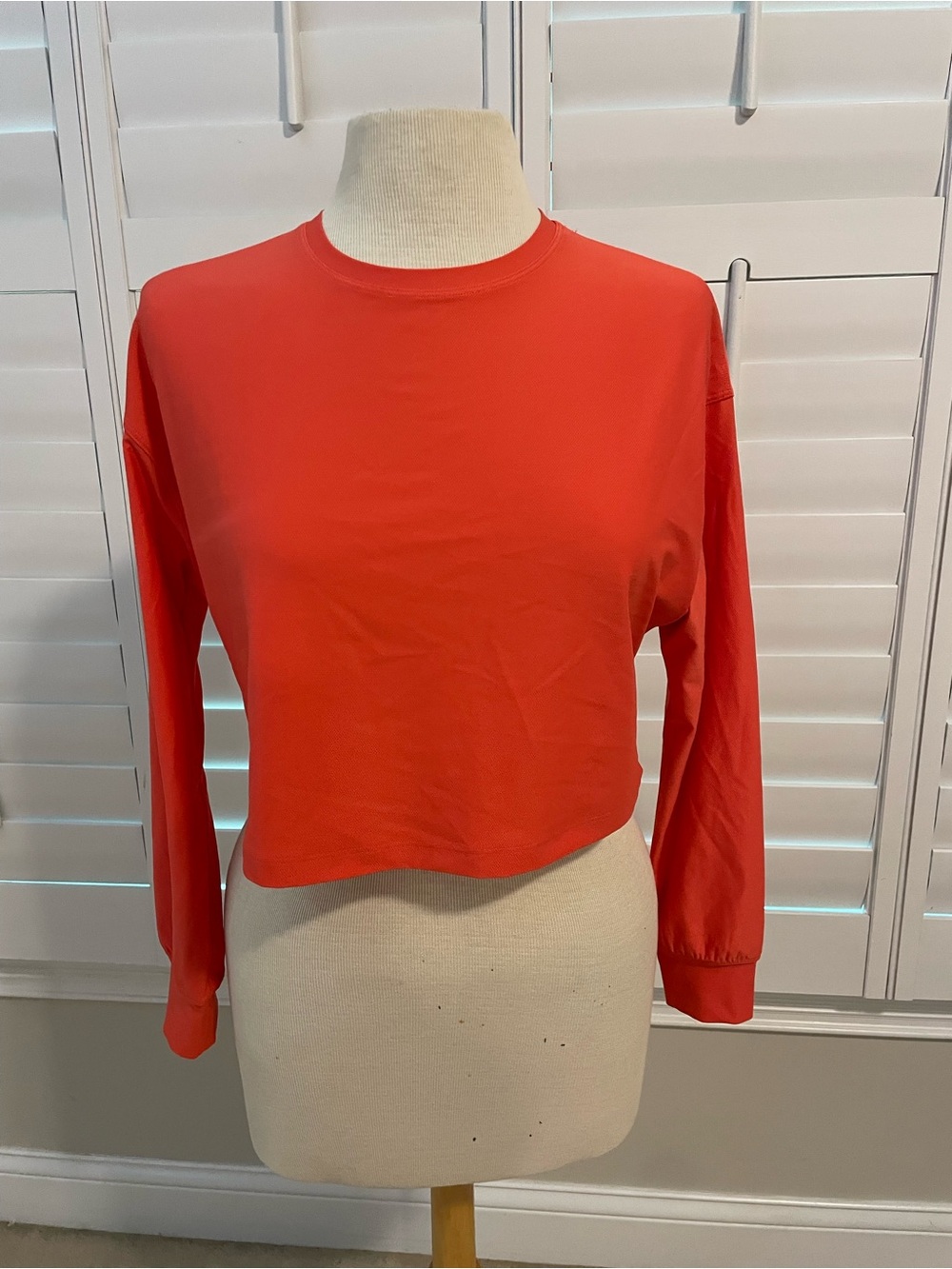 Lululemon Cropped Long-Sleeve Women's Top